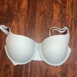 DANSKIN INTIMATES Bra 36D Pale Green Padded Underwire Back Hook Lace